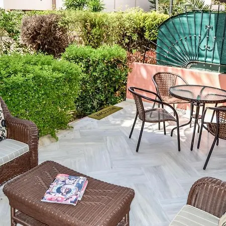 Sleeps 10 Pool Air Con *