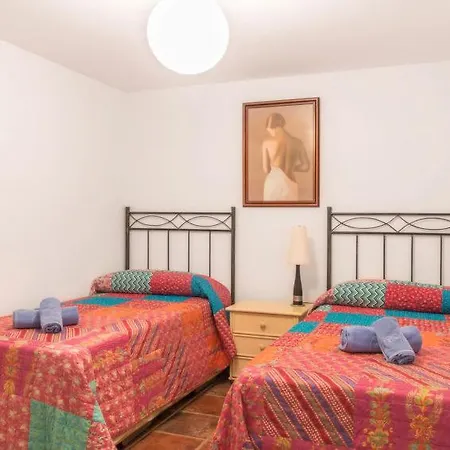 Sleeps 10 Pool Air Con * Estepona