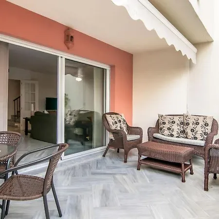 Sleeps 10 Pool Air Con * Estepona