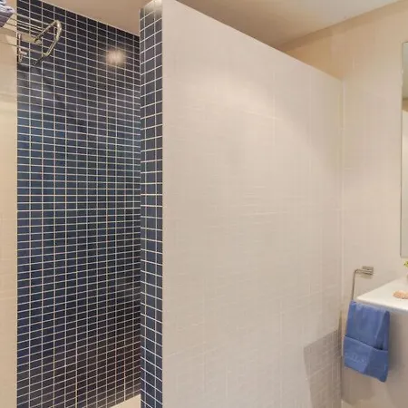 Sleeps 10 Pool Air Con Сasa de vacaciones