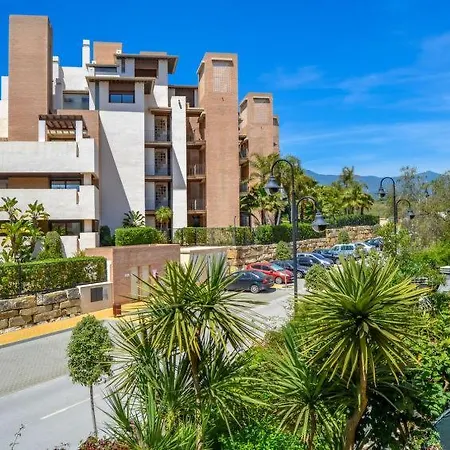 Sleeps 10 Pool Air Con Estepona
