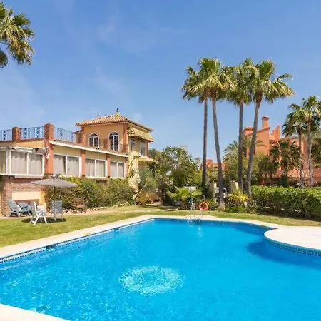 Sleeps 10 Pool Air Con Сasa de vacaciones