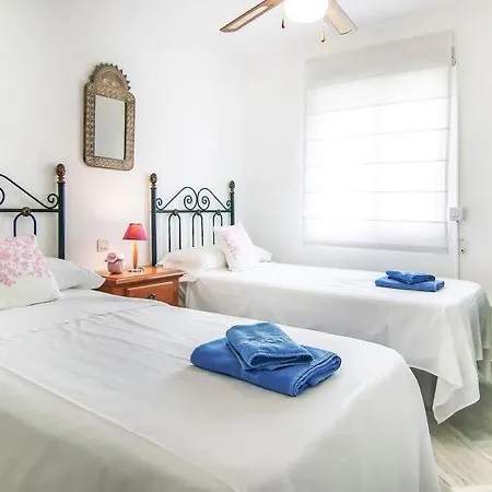 Sleeps 10 Pool Air Con Hébergement de vacances