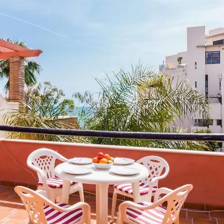 Hébergement de vacances Sleeps 10 Pool Air Con Estepona